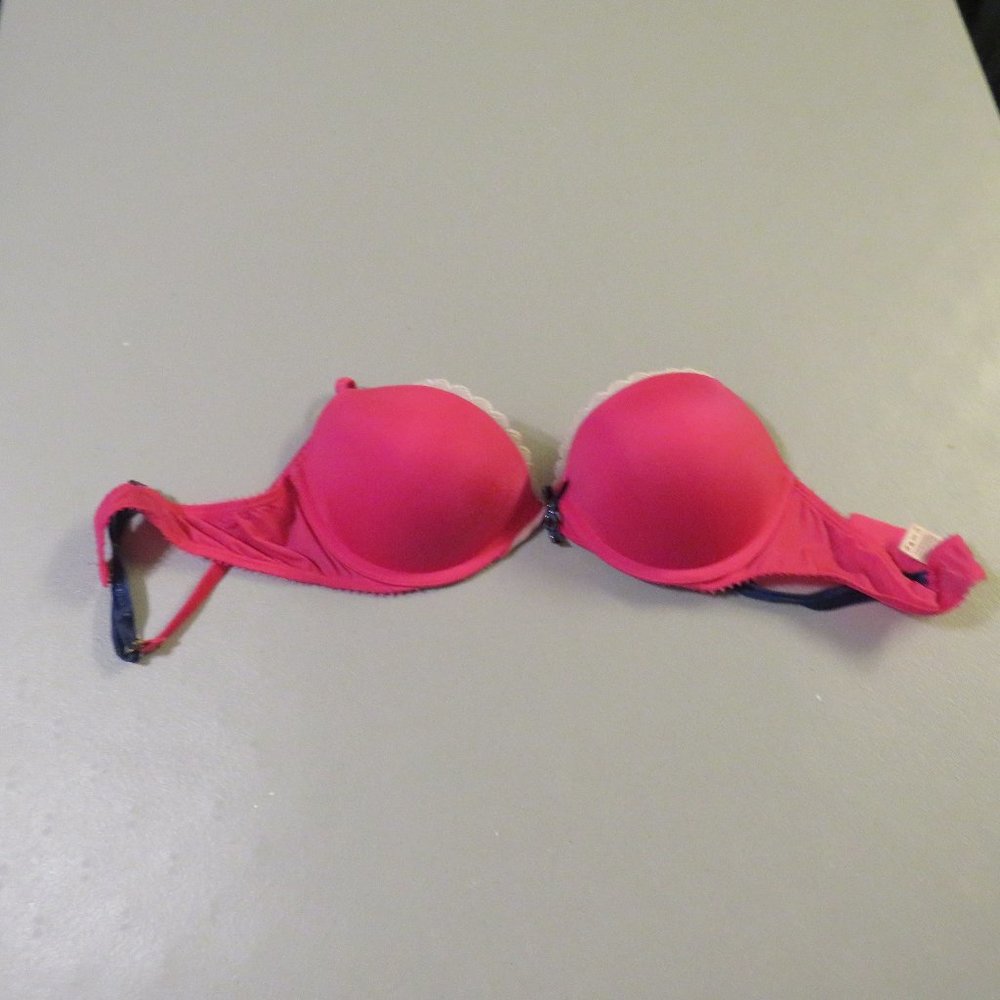 Pink Pout Bye Victoria Secret Bra Size 36B